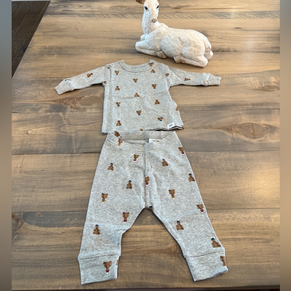Baby Gap Organic Cotton Brannan Bear PJ Set Size 0-3mo Brand New